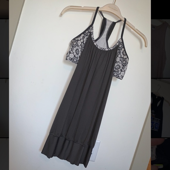 Lululemon Razorback Tank - Picture 1 of 3